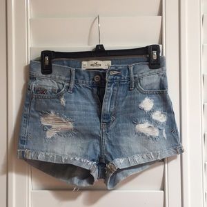 Hollister High waisted shorts in size 00